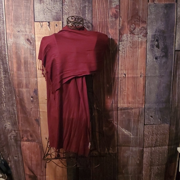 Scarf - Picture 1 of 2